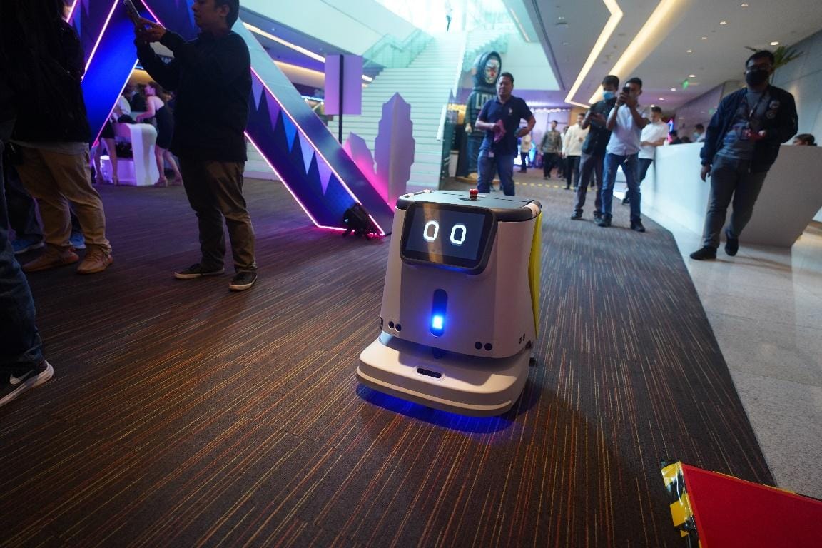 Globe recently deployed 5G-connected robots at the Innovania Technology and Innovations Day at The Globe Tower in BGC.