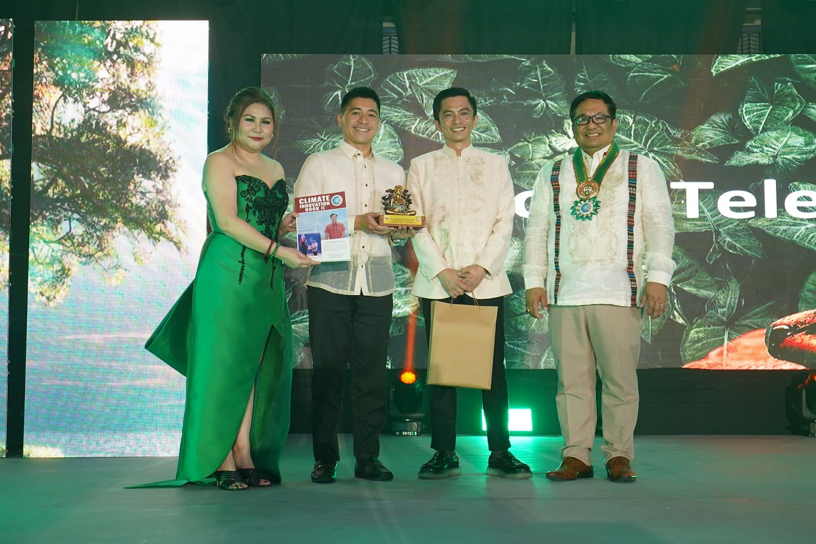 [L-R] Marichelle "Mache" Torres-Ackerman, Ambassador, Chairperson of Climate Change Commission Week and Chairperson/Founder of Green Gala Awards; Pete Fernandez, Climate Action Lead, Sustainability and Social Responsibility, Globe; Cloyd Masaudling, Strategy Project Management Officer, Globe; and Albert Dela Cruz, Climate Change Commissioner.