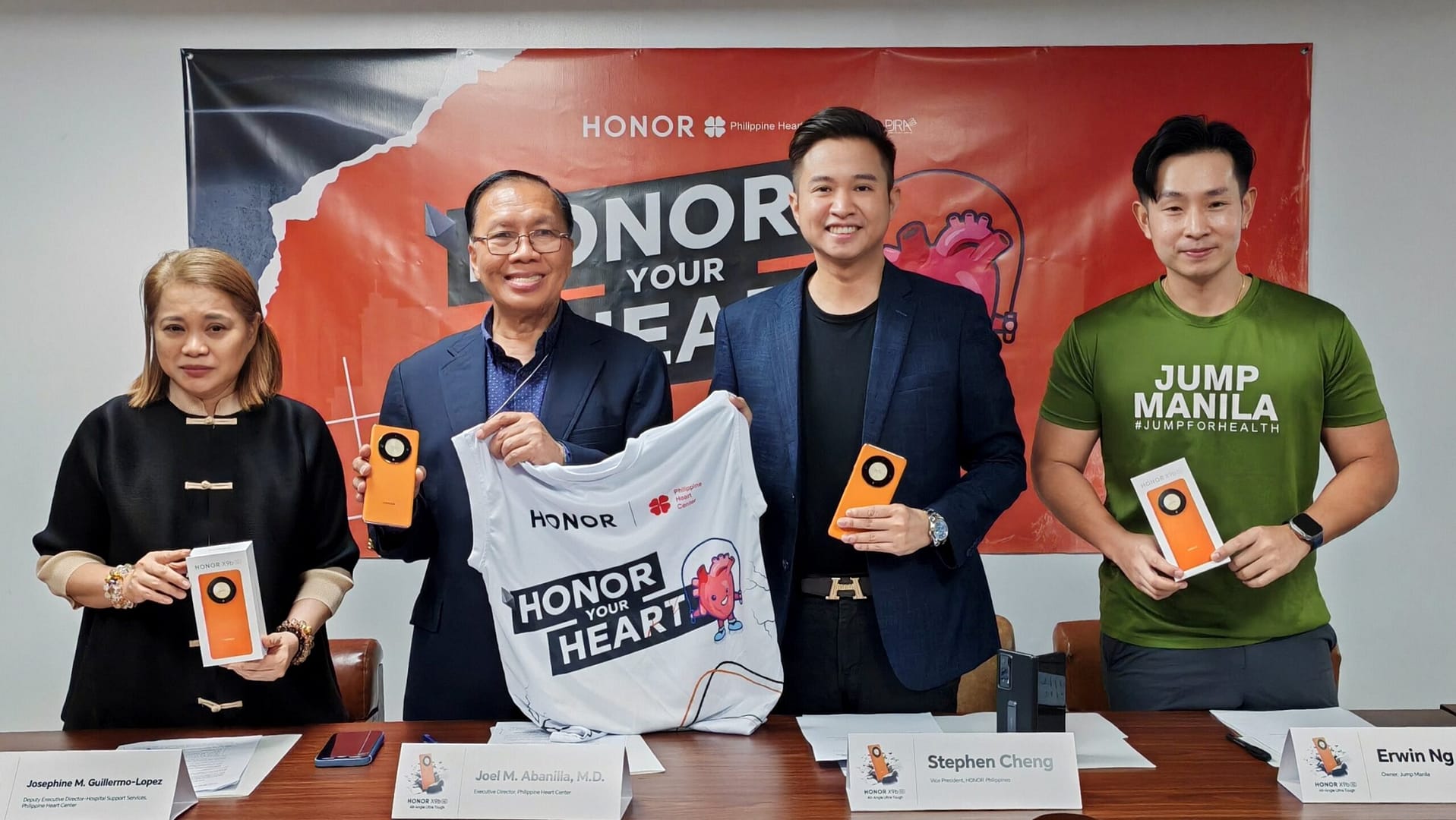 [L-R] Present at the MOU signing were Ms. Josephine M. Guillermo-Lopez, Deputy Executive Director – Hospital Support Services, Philippine Heart Center; Dr. Joel M. Abanilla, Executive Director, Philippine Heart Center; Stephen Cheng, Vice President of HONOR Philippines; and Erwin Ng, Owner of Jump Manila.